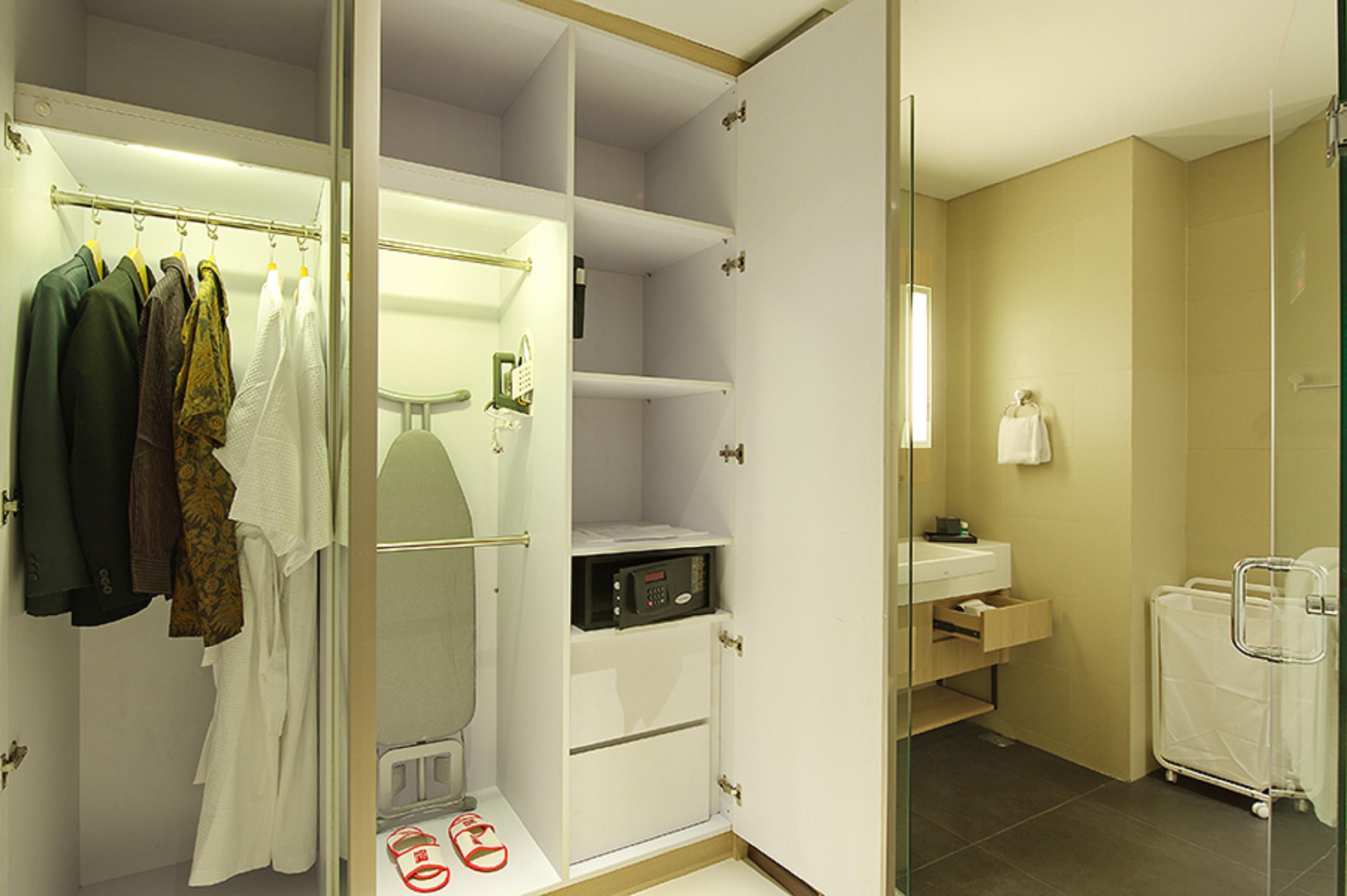 Ra Premiere Simatupang Hotell Cilandak  Exteriör bild