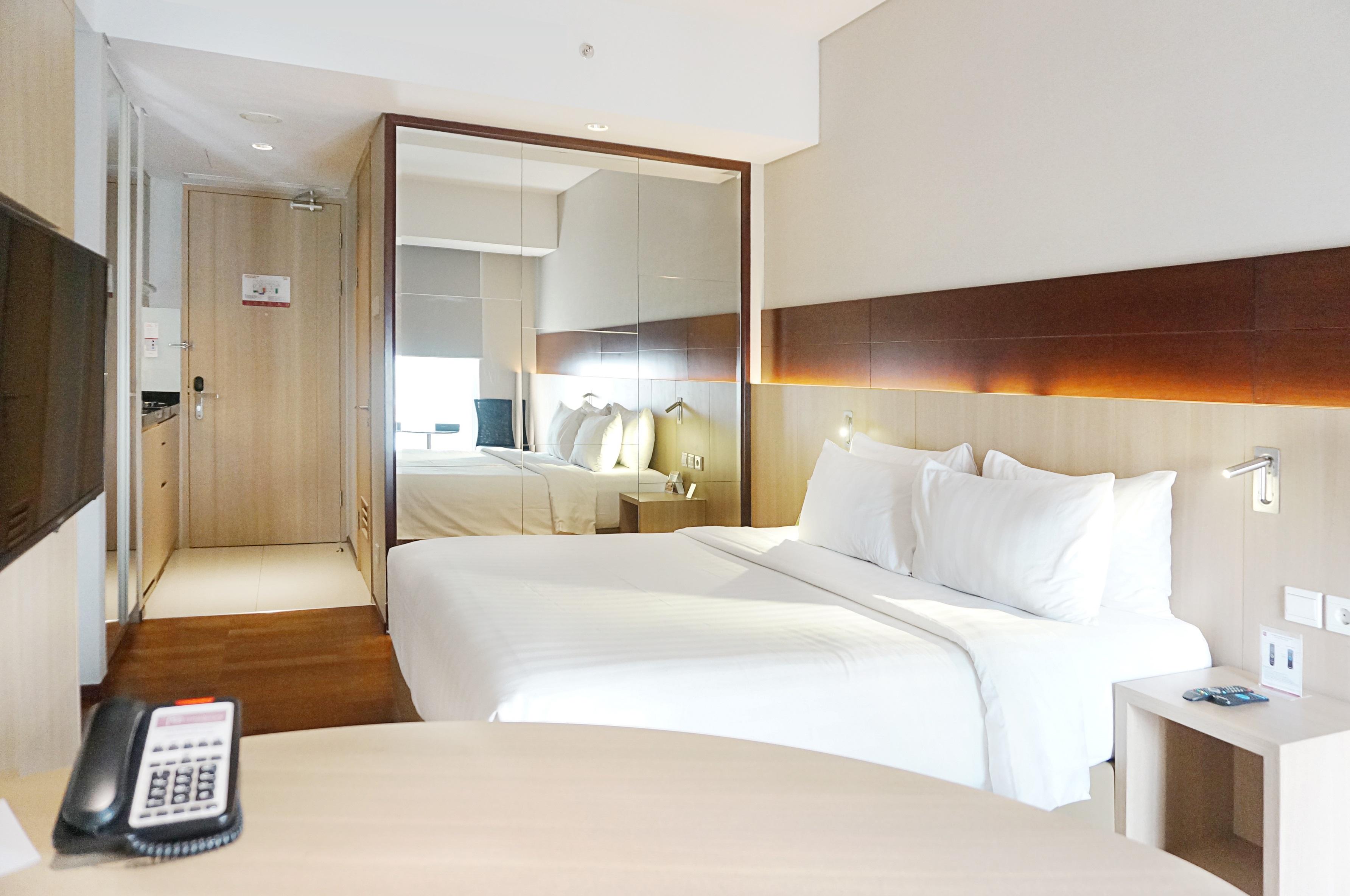 Ra Premiere Simatupang Hotell Cilandak  Exteriör bild