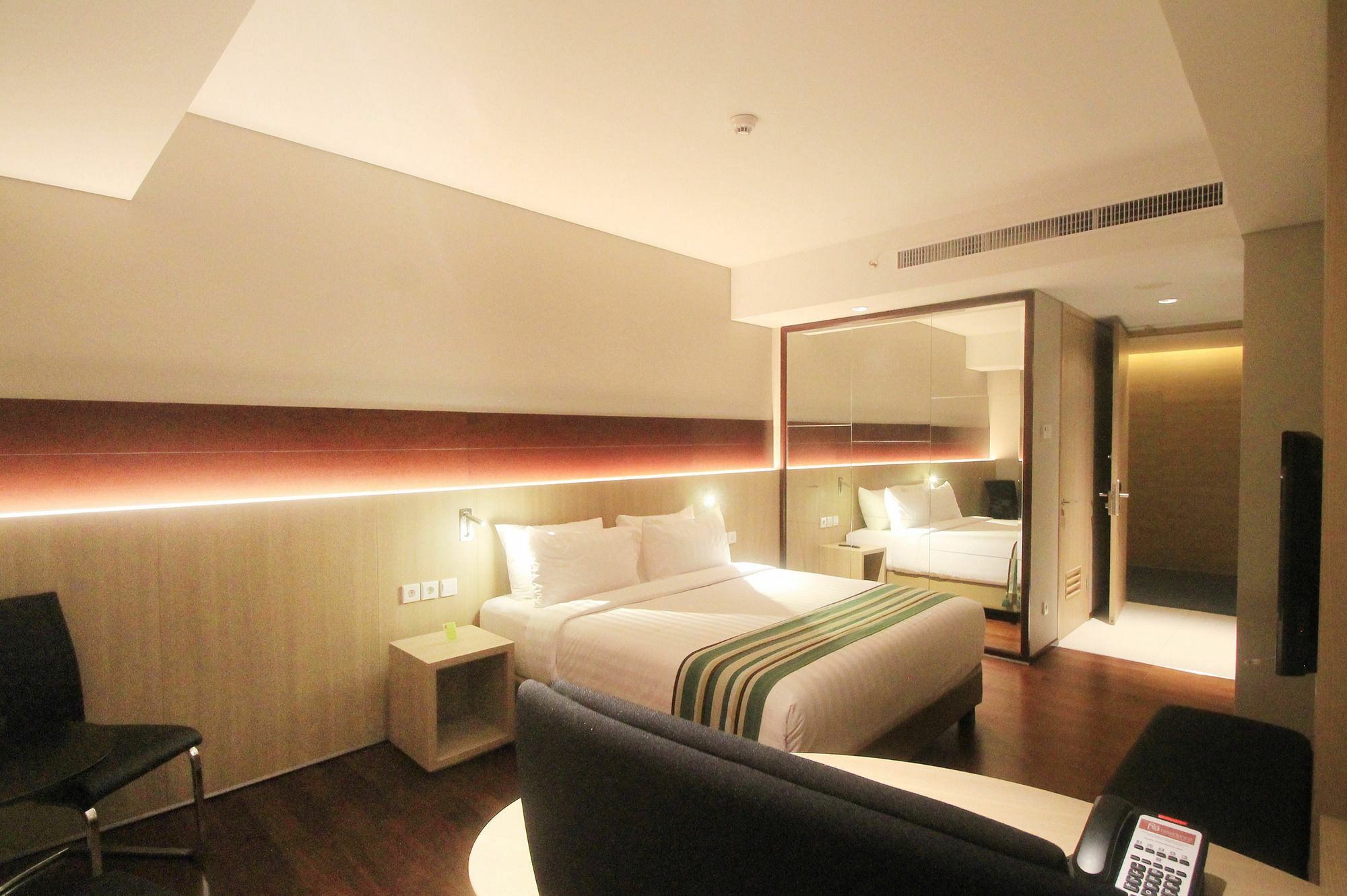Ra Premiere Simatupang Hotell Cilandak  Exteriör bild