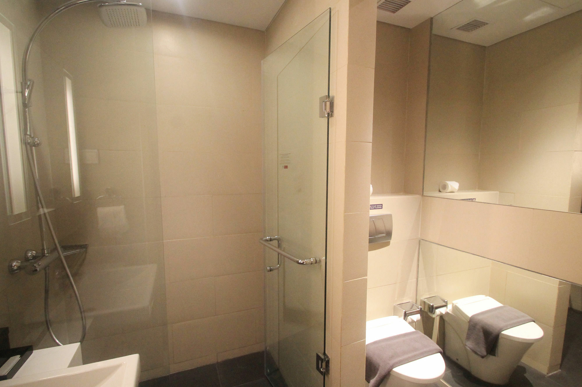 Ra Premiere Simatupang Hotell Cilandak  Exteriör bild